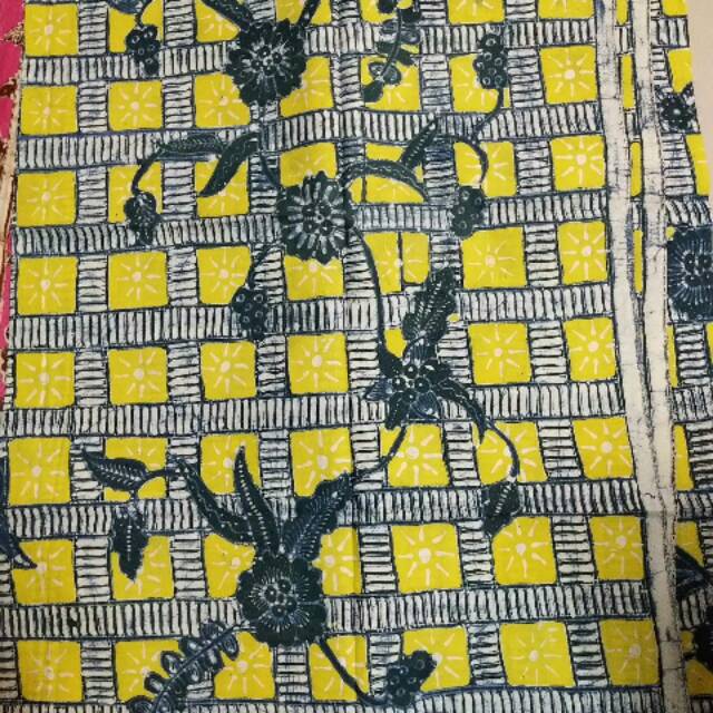 Detail Gambar Batik Bunga Kotak Nomer 13