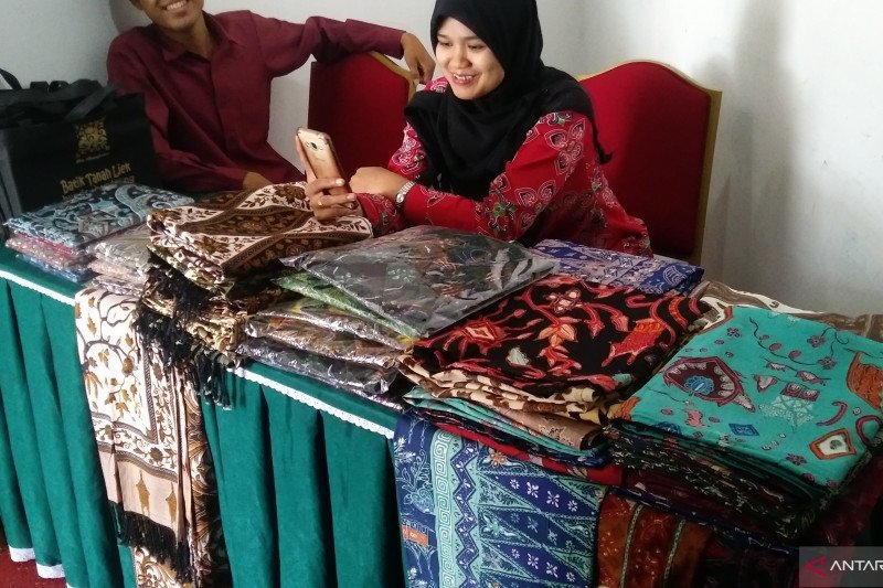 Detail Gambar Batik Sumatra Barat Nomer 31