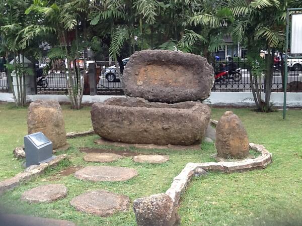 Detail Gambar Batu Dolmen Nomer 36