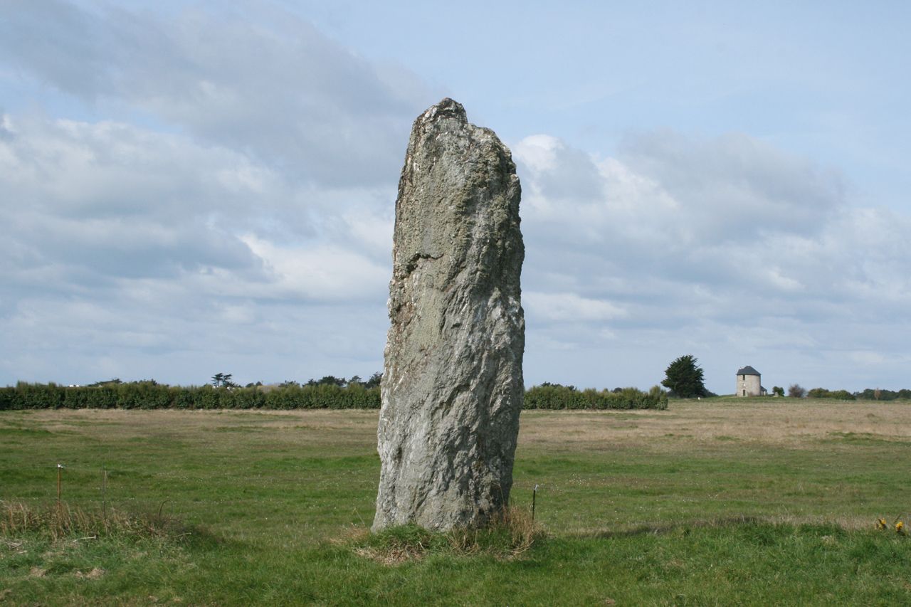 Detail Gambar Batu Menhir Nomer 22