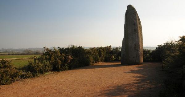 Detail Gambar Batu Menhir Nomer 28