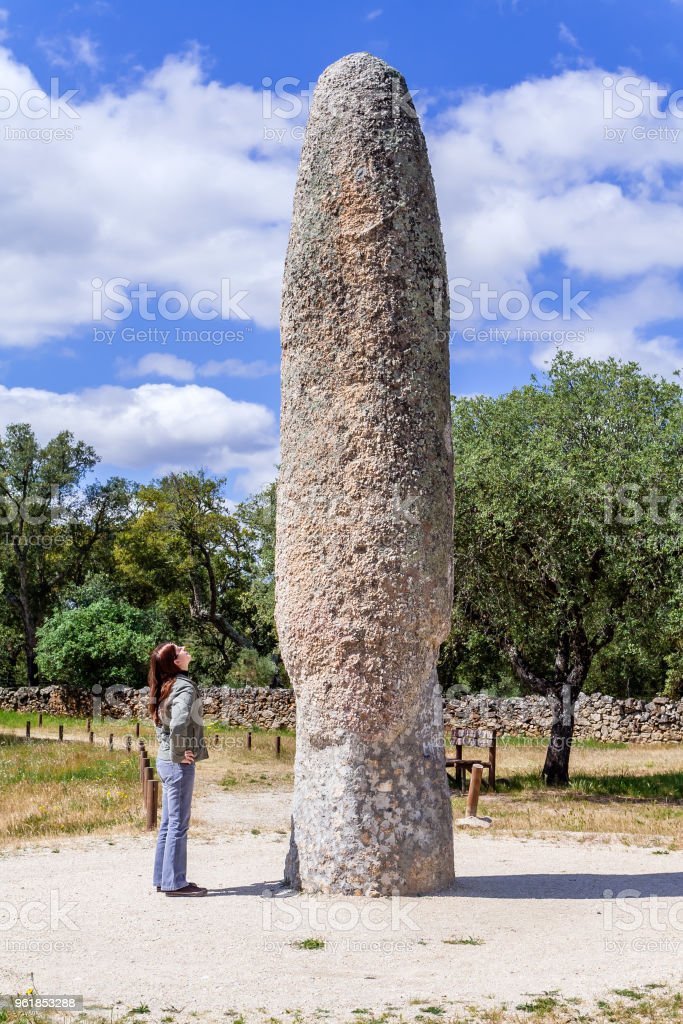 Detail Gambar Batu Menhir Nomer 48