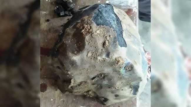 Detail Gambar Batu Meteor Terbesar Nomer 27