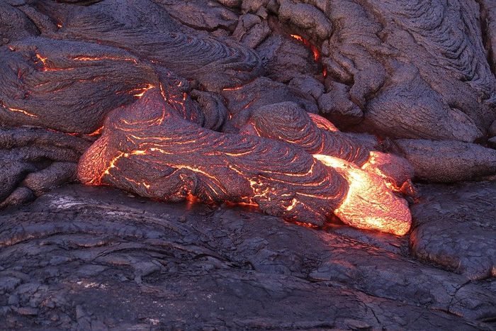 Detail Gambar Batuan Disekitar Kawah Nomer 47