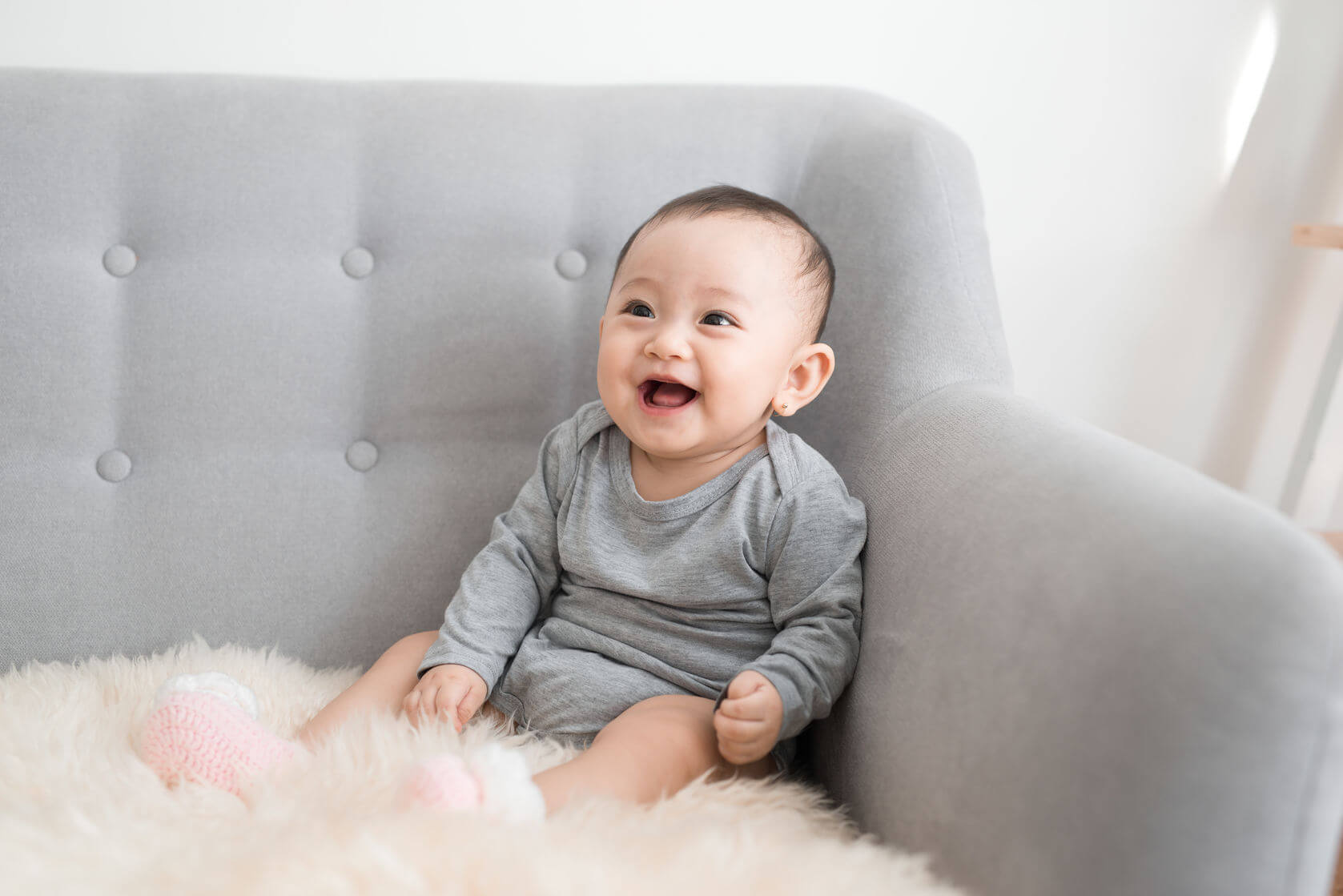 Detail Gambar Bayi Lucu Ketawa Nomer 10