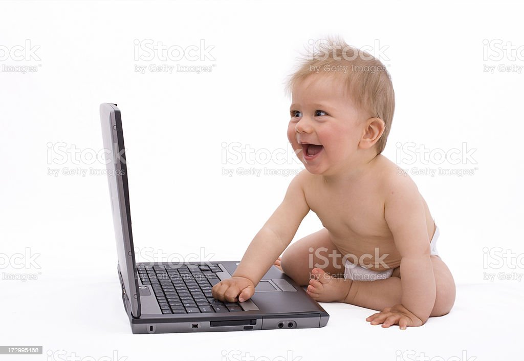 Gambar Bayi Main Laptop - KibrisPDR