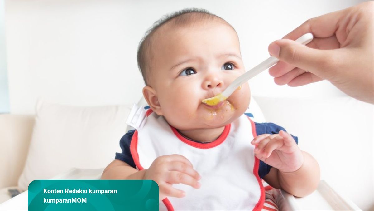 Detail Gambar Bayi Makan Nomer 10