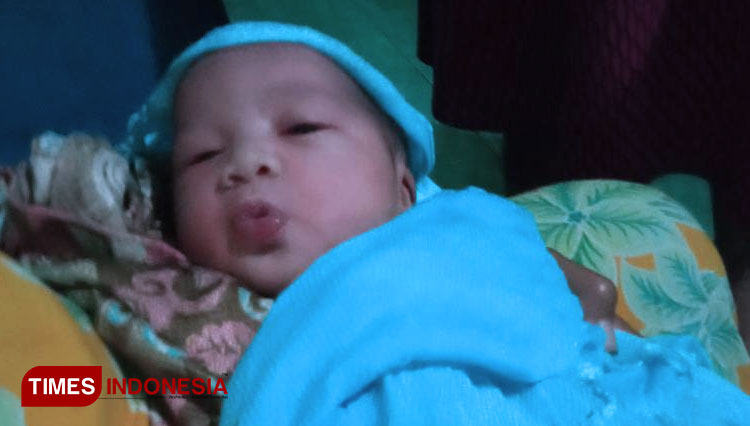 Detail Gambar Bayi Perempuan Indonesia Nomer 38