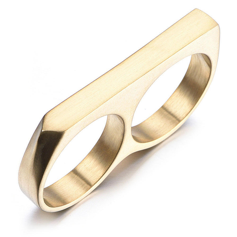 Detail Ring Am Mittelfinger Mann Nomer 17