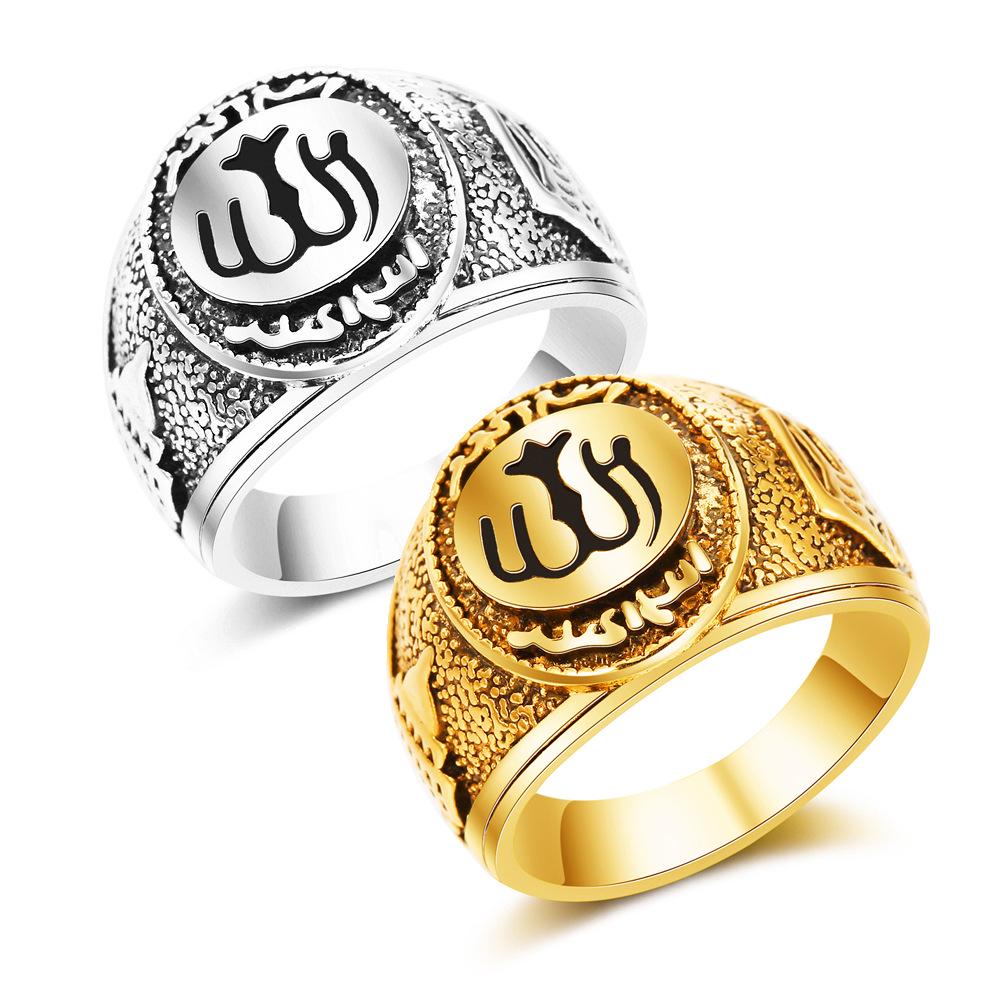 Detail Ring Am Mittelfinger Mann Nomer 2