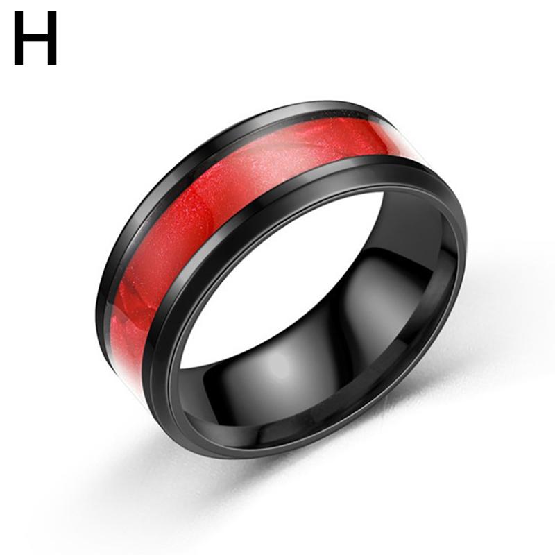 Detail Ring Am Mittelfinger Mann Nomer 26