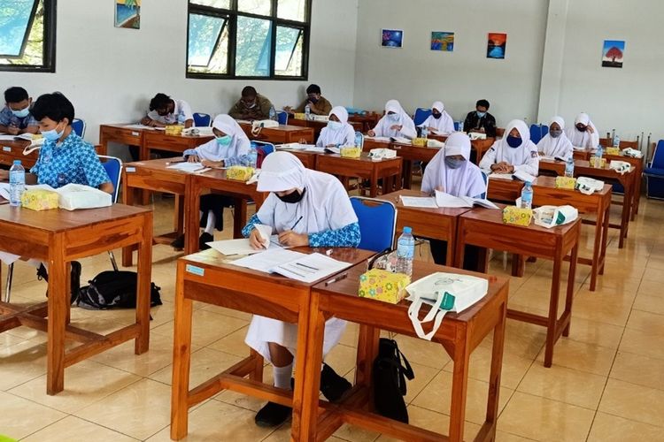 Detail Gambar Belajar Di Sekolah Nomer 15