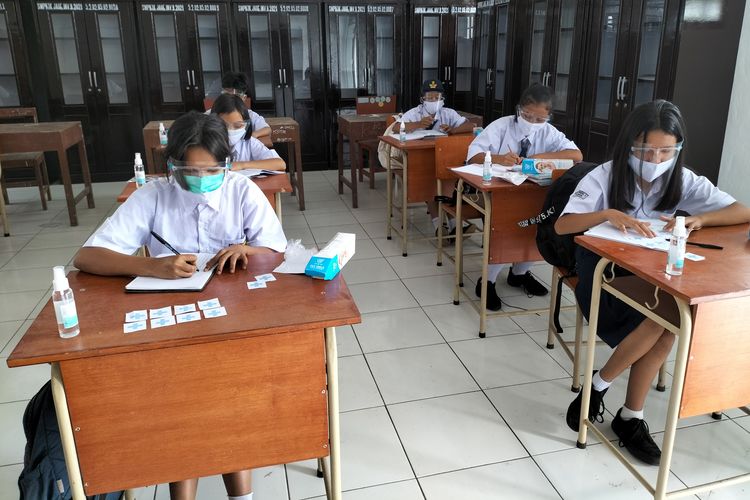 Detail Gambar Belajar Di Sekolah Nomer 50