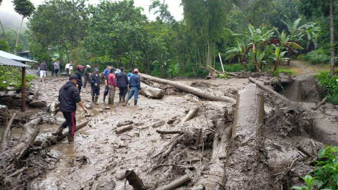 Detail Gambar Bencana Alam Banjir Animasi Animasi Menebang Pohon Nomer 48