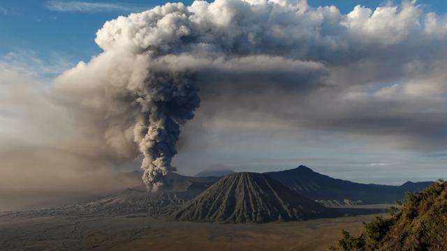 Detail Gambar Bencana Alam Gunung Meletus Nomer 53