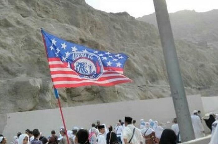 Detail Gambar Bendera Arema Nomer 25