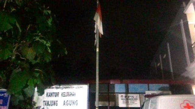 Detail Gambar Bendera Berkibar Nomer 36