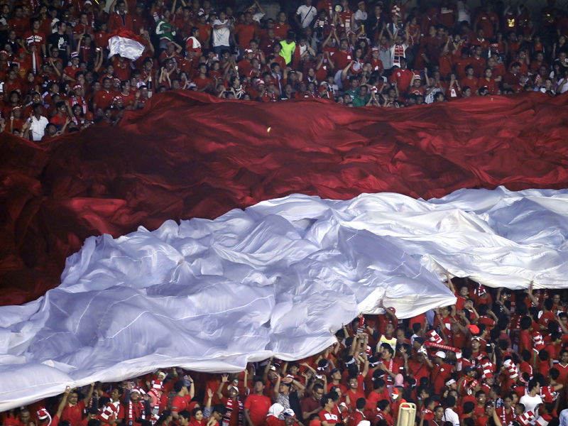 Detail Gambar Bendera Berkibar Indonesia Nomer 24