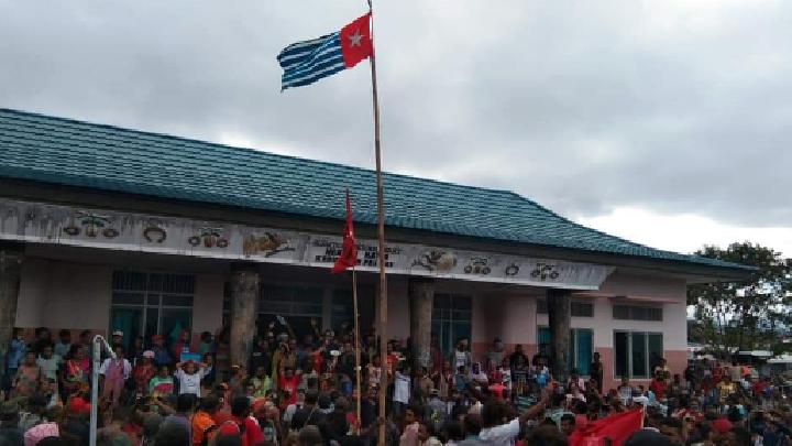 Detail Gambar Bendera Bintang Kejora Nomer 34