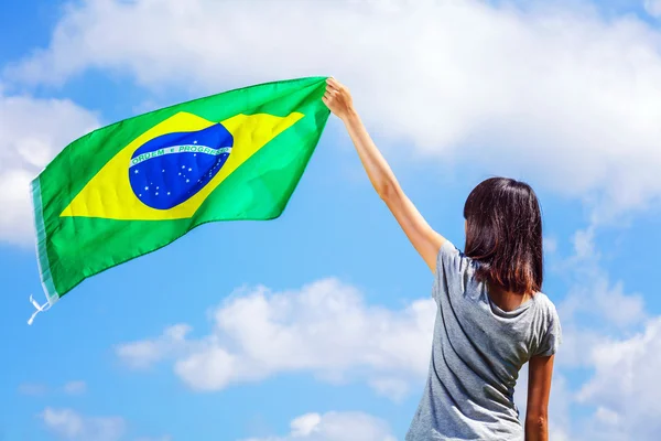 Gambar Bendera Brazil Dan Perempuan - KibrisPDR