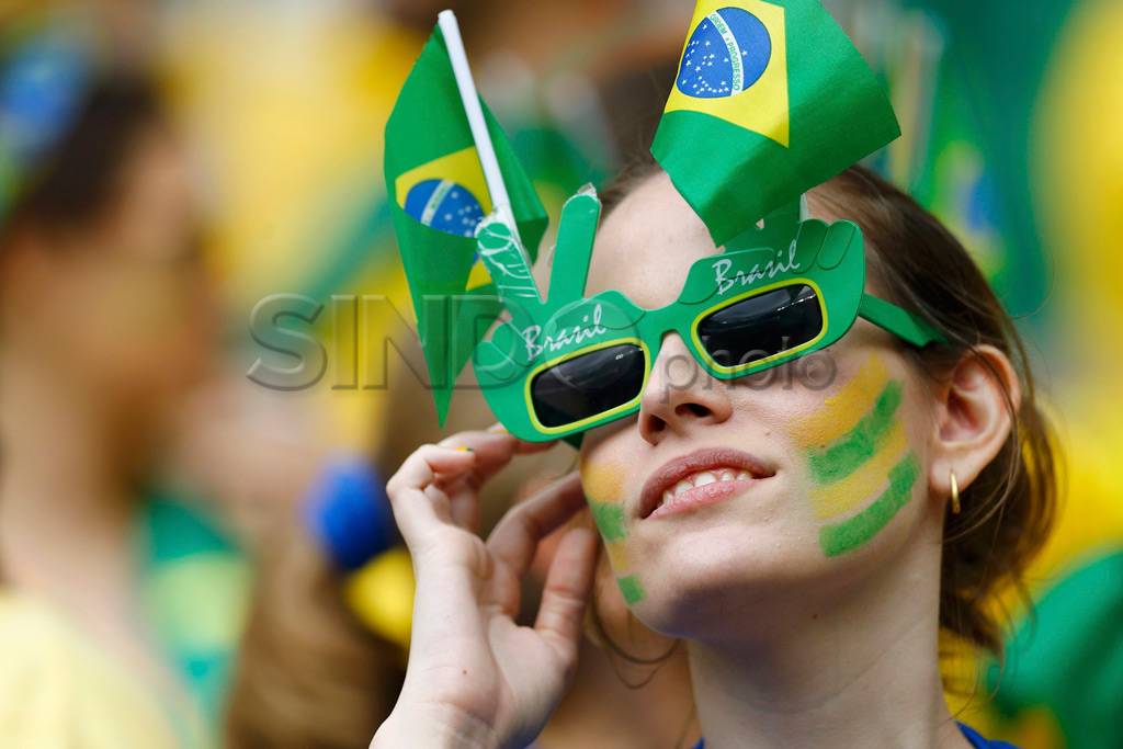 Detail Gambar Bendera Brazil Dan Perempuan Nomer 16