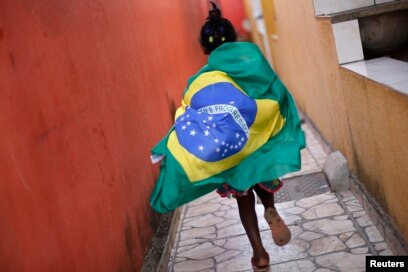 Detail Gambar Bendera Brazil Dan Perempuan Nomer 38