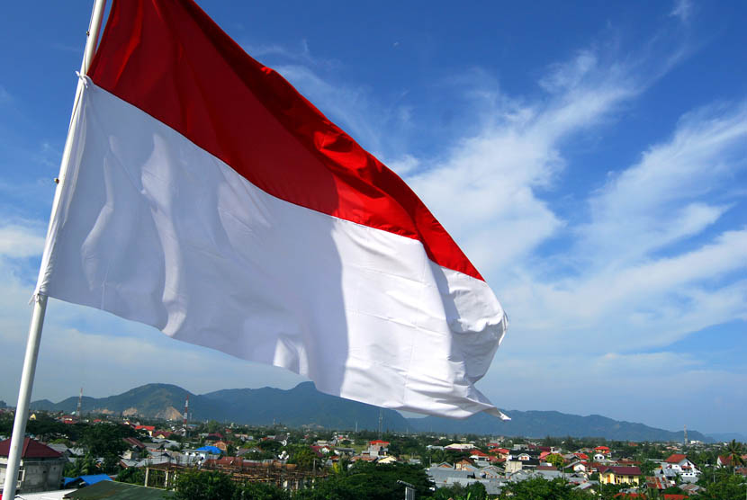 Detail Gambar Bendera Indonesia Berkibar Nomer 23