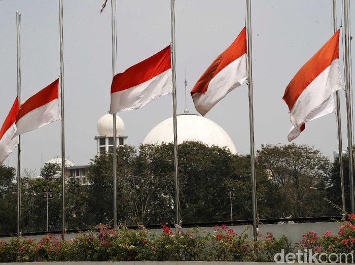 Detail Gambar Bendera Indonesia Setengah Tiang Nomer 11