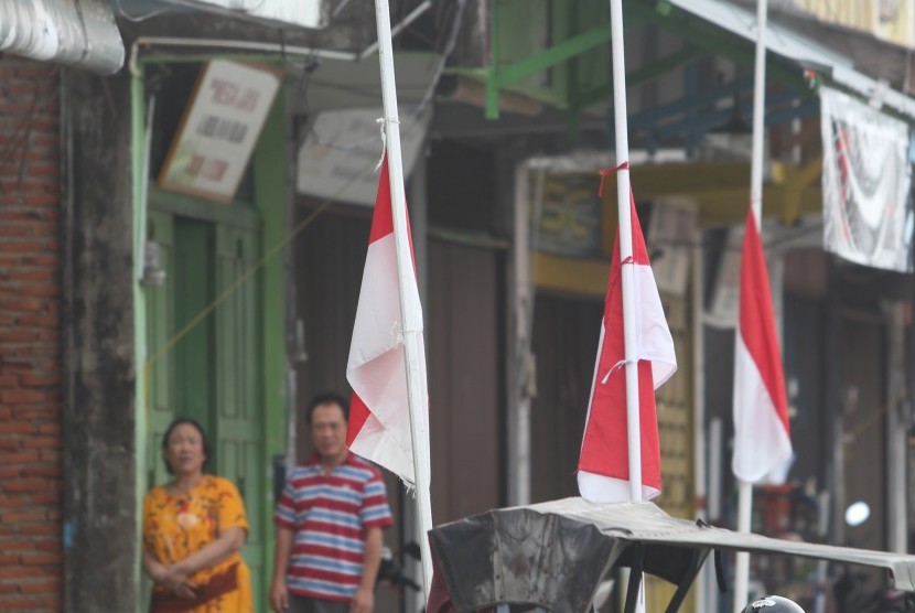 Detail Gambar Bendera Indonesia Setengah Tiang Nomer 36
