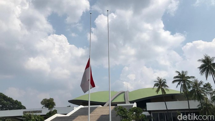 Detail Gambar Bendera Indonesia Setengah Tiang Nomer 51