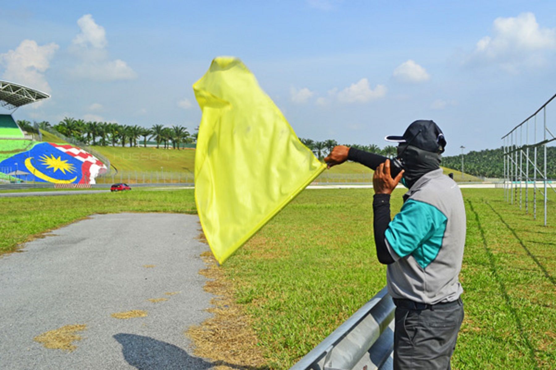 Detail Gambar Bendera Kuning Nomer 42