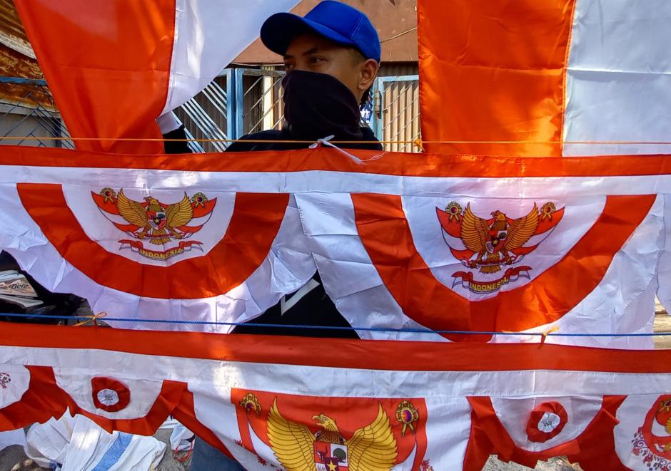 Detail Gambar Bendera Merah Putih Melengkung Nomer 47