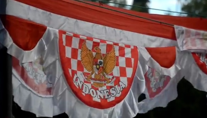 Detail Gambar Bendera Merah Putih Melengkung Nomer 49