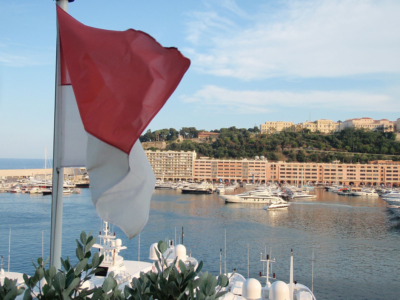 Detail Gambar Bendera Monaco Nomer 23