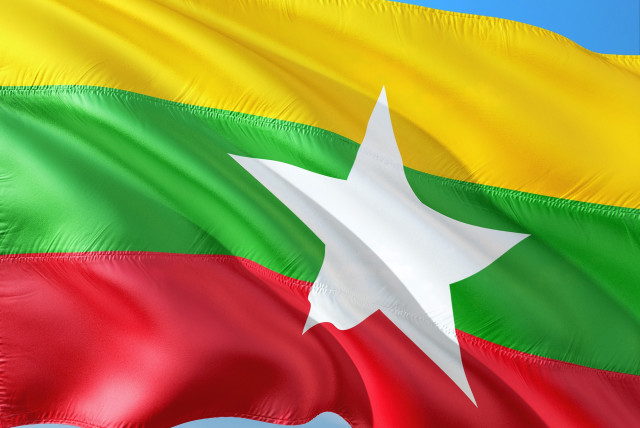 Detail Gambar Bendera Myanmar Nomer 26