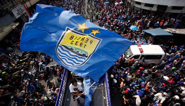 Detail Gambar Bendera Persib Nomer 43