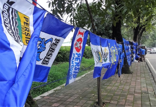 Detail Gambar Bendera Persib Nomer 51