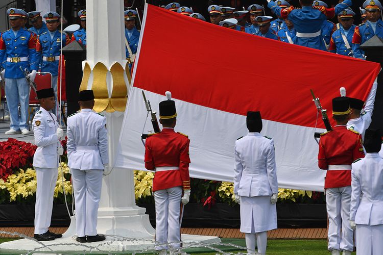 Detail Gambar Bendera Pusaka Merah Putih Nomer 34