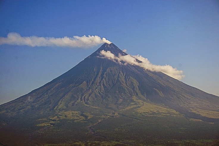 Detail Gambar Bentuk Gunung Api Strato Nomer 14