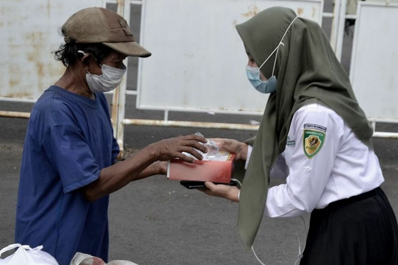 Detail Gambar Berbagi Makanan Nomer 14