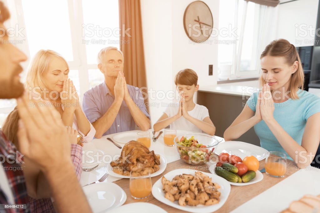 Detail Gambar Berdoa Sebelum Makan Nomer 47