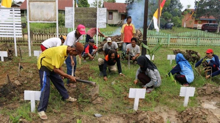 Detail Gambar Bergotong Royong Di Lingkungan Masyarakat Nomer 18