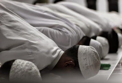 Detail Gambar Beribadah Islam Sujud Nomer 20