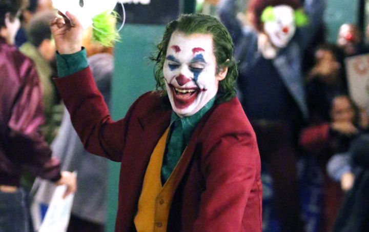 Detail Gambar Bibir Ketawa Joker Nomer 24