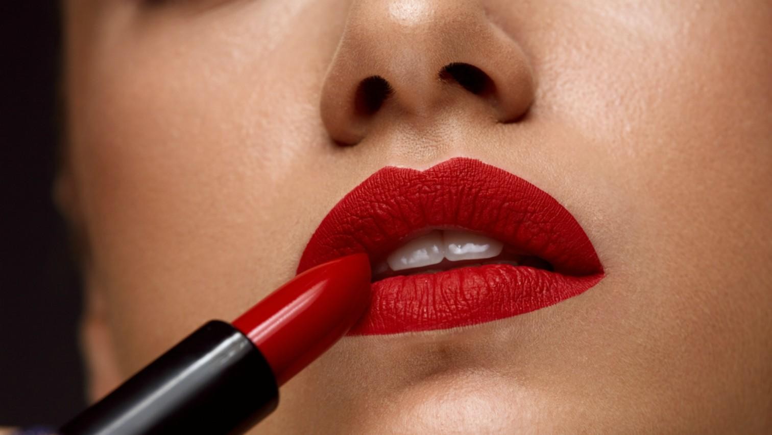 Detail Gambar Bibir Lipstik Merah Nomer 15