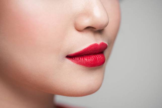 Detail Gambar Bibir Lipstik Merah Nomer 23