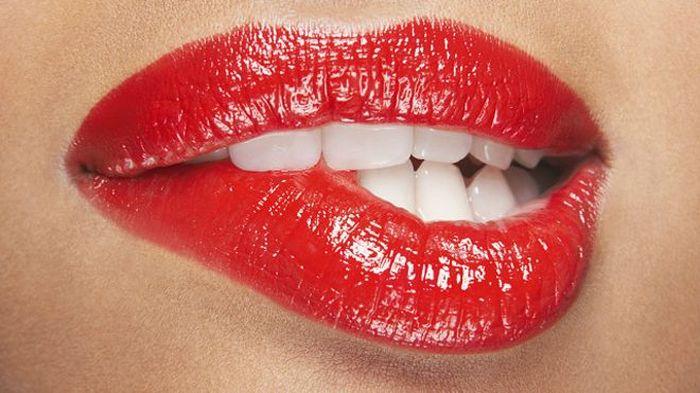 Detail Gambar Bibir Lipstik Merah Nomer 24