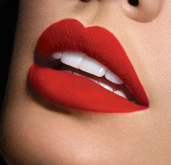 Detail Gambar Bibir Lipstik Merah Nomer 4