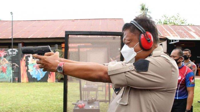 Detail Gambar Bidikan Pistol Nomer 20