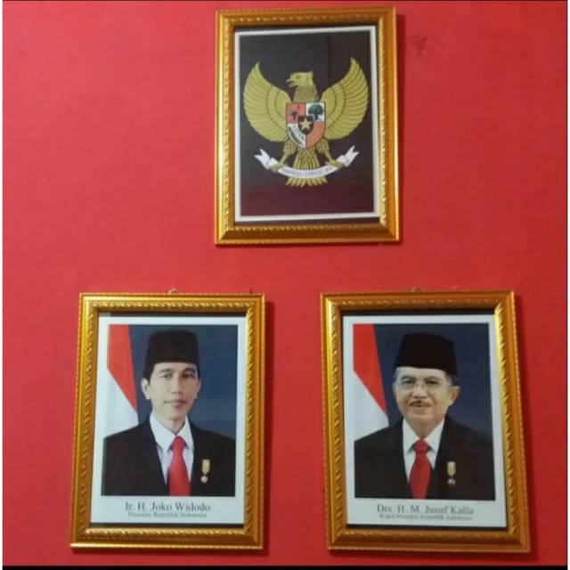 Detail Gambar Bingkai Foto Presiden Nomer 11